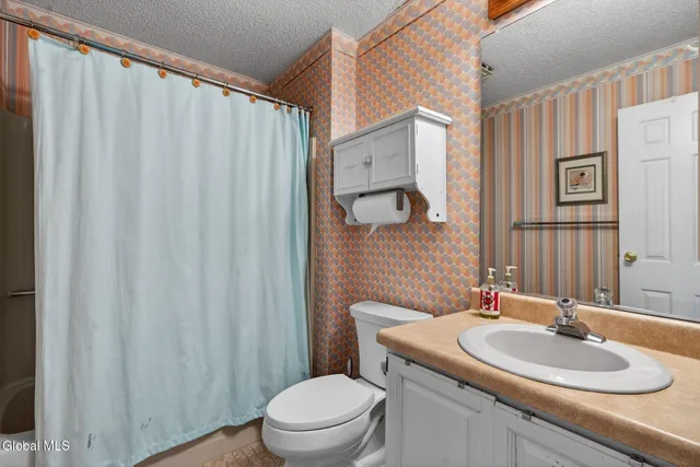 $412,000 | 14 Carrie Court, Niskayuna, NY 12309