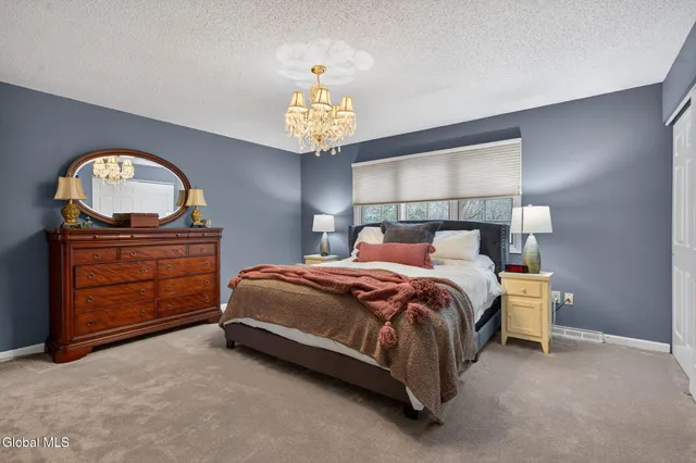 $412,000 | 14 Carrie Court, Niskayuna, NY 12309