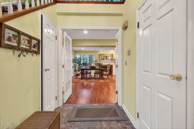 $412,000 | 14 Carrie Court, Niskayuna, NY 12309