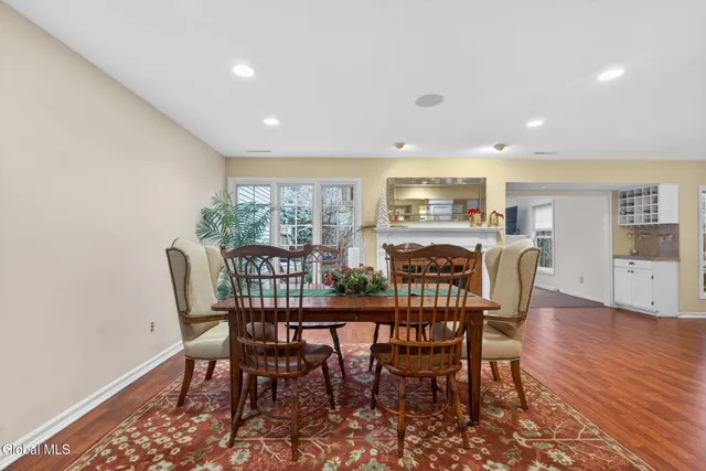 $412,000 | 14 Carrie Court, Niskayuna, NY 12309