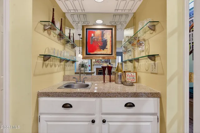 $412,000 | 14 Carrie Court, Niskayuna, NY 12309