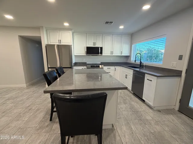 $2,150 | 4140 West Paradise Drive, Phoenix, AZ 85029