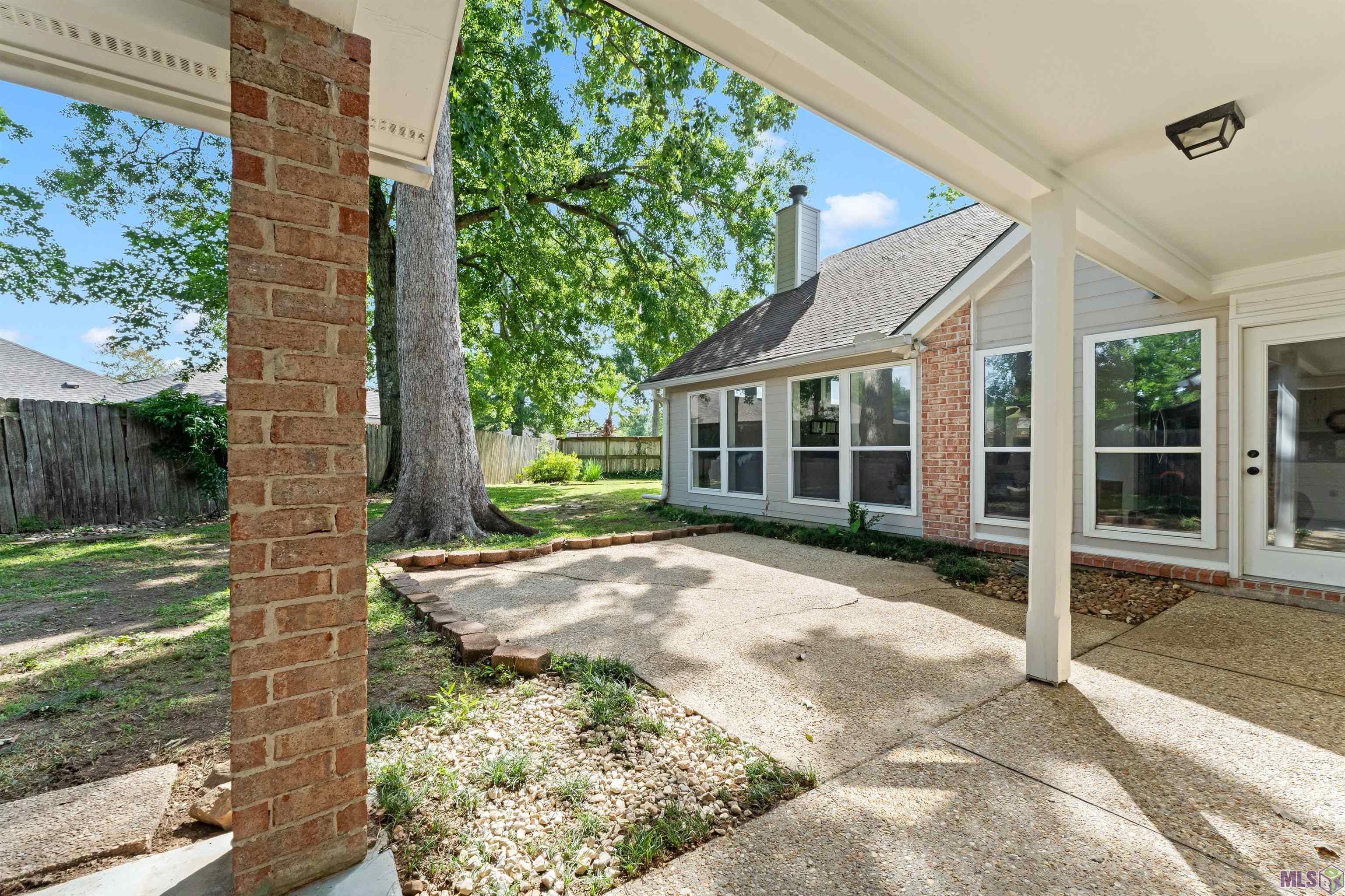2941 Lockefield Drive Baton Rouge, LA 70816 - Photo 2 of 7