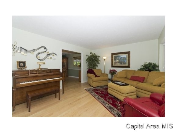 2517 Woodfield Road Springfield, IL 62711 - Photo 12 of 24