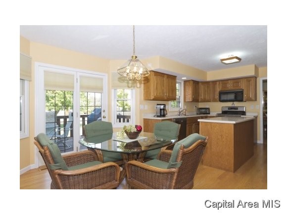 2517 Woodfield Road Springfield, IL 62711 - Photo 4 of 24
