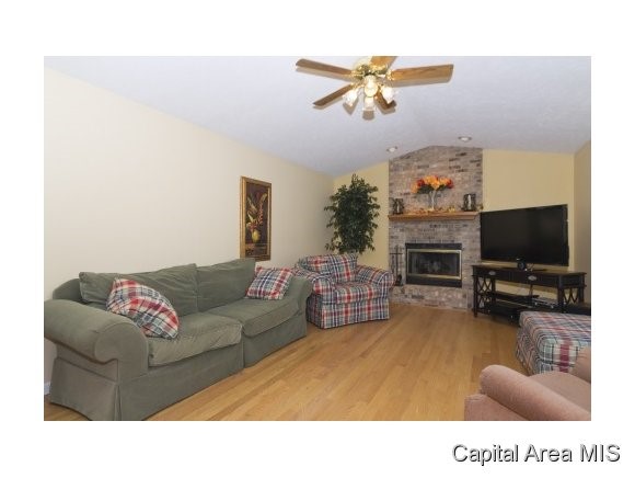 2517 Woodfield Road Springfield, IL 62711 - Photo 6 of 24