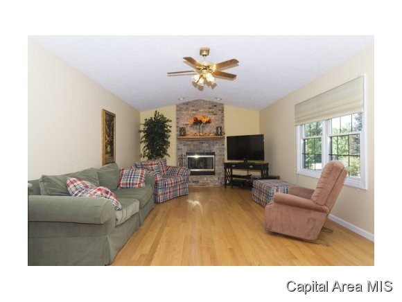 2517 Woodfield Road Springfield, IL 62711 - Photo 7 of 24