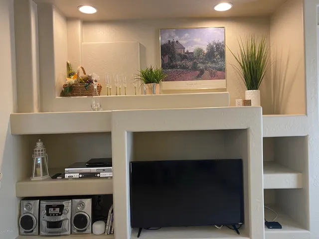 $3,950 | 11500 East Cochise Drive, Unit 1010, Scottsdale, AZ 85259