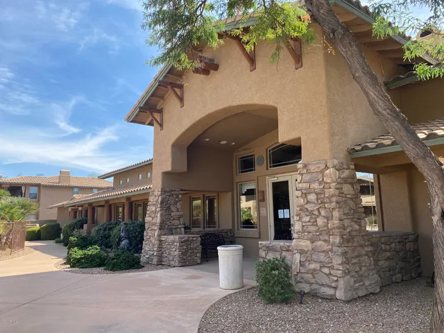 $3,950 | 11500 East Cochise Drive, Unit 1010, Scottsdale, AZ 85259