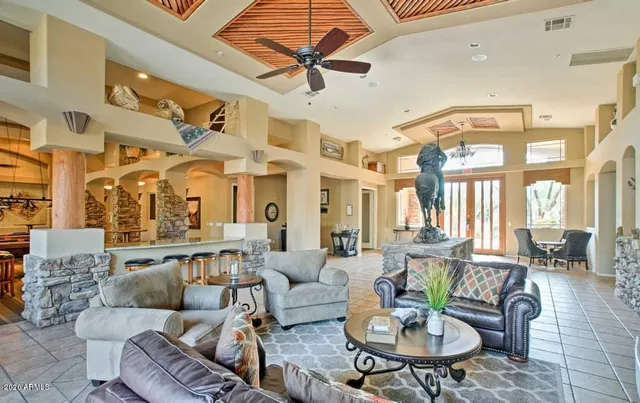 $3,950 | 11500 East Cochise Drive, Unit 1010, Scottsdale, AZ 85259