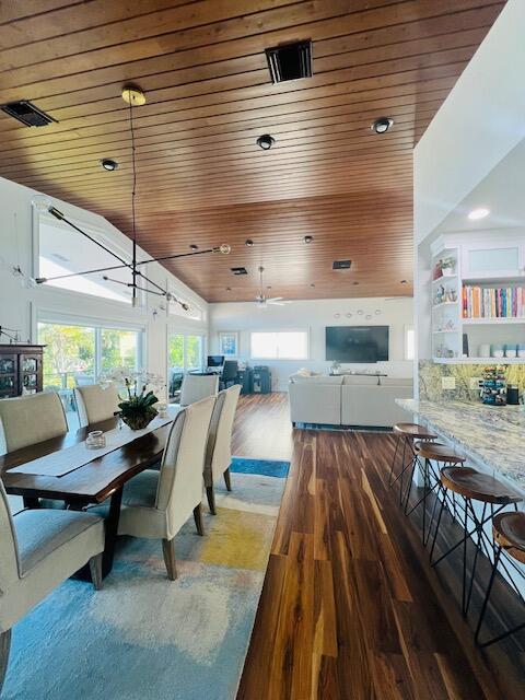 358 Stirrup Key Boulevard Marathon, FL 33050 - Photo 6 of 29 living dining area