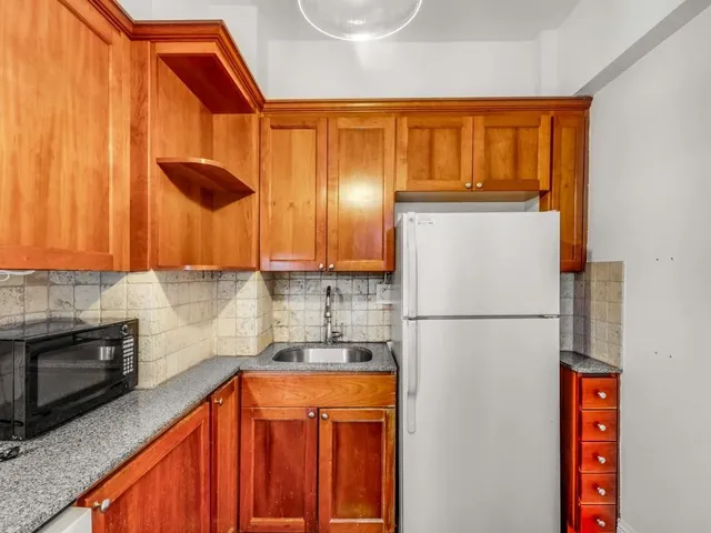 $1,900 | 198 Ponce De Leon Avenue Northeast, Unit D7, Atlanta, GA 30308