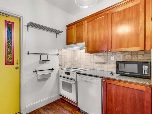 $1,900 | 198 Ponce De Leon Avenue Northeast, Unit D7, Atlanta, GA 30308