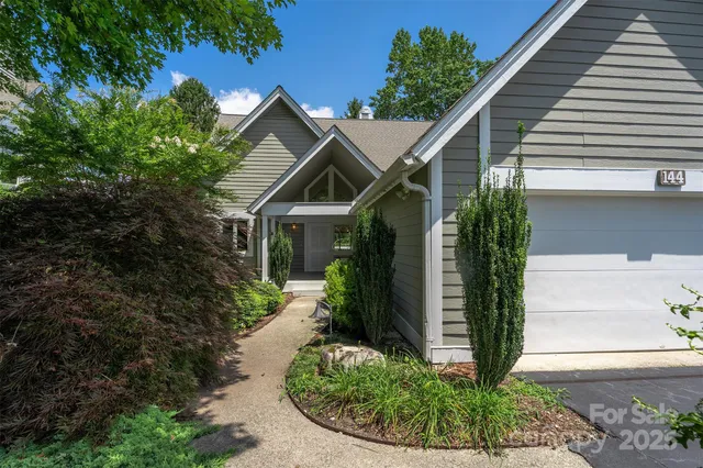 $490,000 | 144 Overlook Drive, Flat Rock, NC 28731
