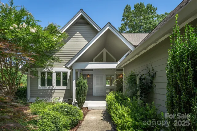 $490,000 | 144 Overlook Drive, Flat Rock, NC 28731