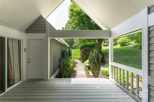 $490,000 | 144 Overlook Drive, Flat Rock, NC 28731