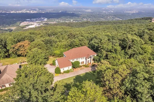 $794,900 | 815 Battlefield Park Drive, Dalton, GA 30720