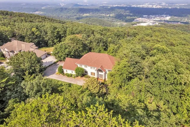 $794,900 | 815 Battlefield Park Drive, Dalton, GA 30720