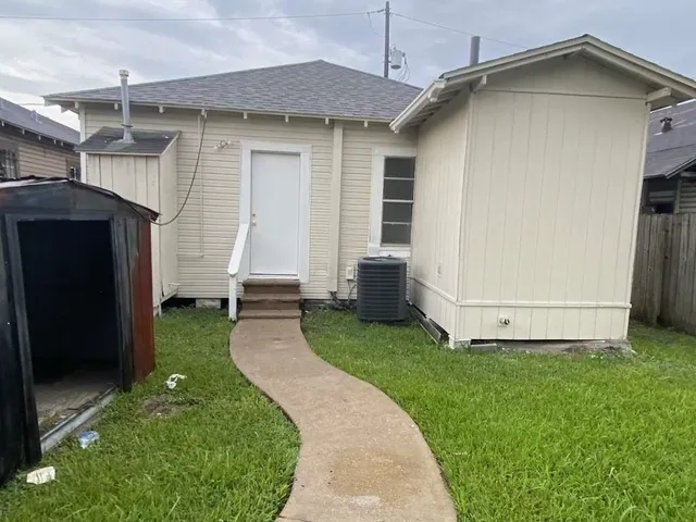 $1,549 | 8213 East Erath Street, Houston, TX 77012