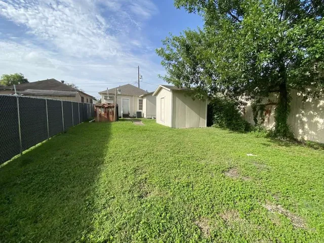 $1,549 | 8213 East Erath Street, Houston, TX 77012