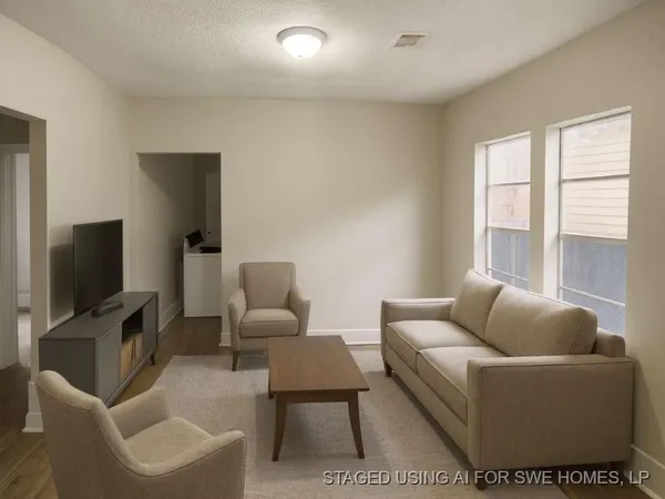 $1,549 | 8213 East Erath Street, Houston, TX 77012