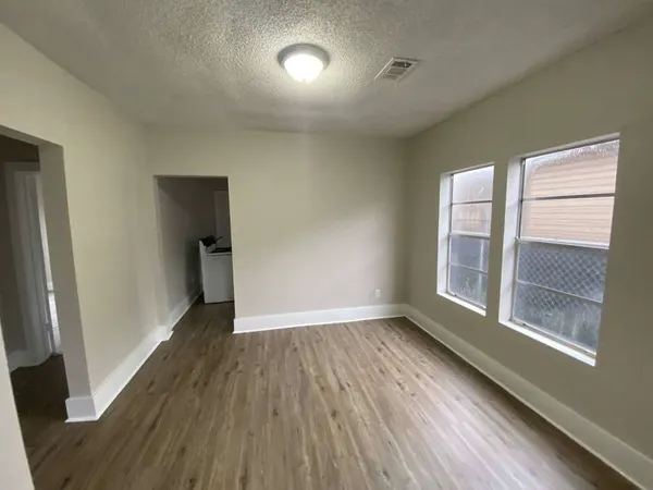 $1,549 | 8213 East Erath Street, Houston, TX 77012
