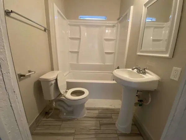 $1,549 | 8213 East Erath Street, Houston, TX 77012