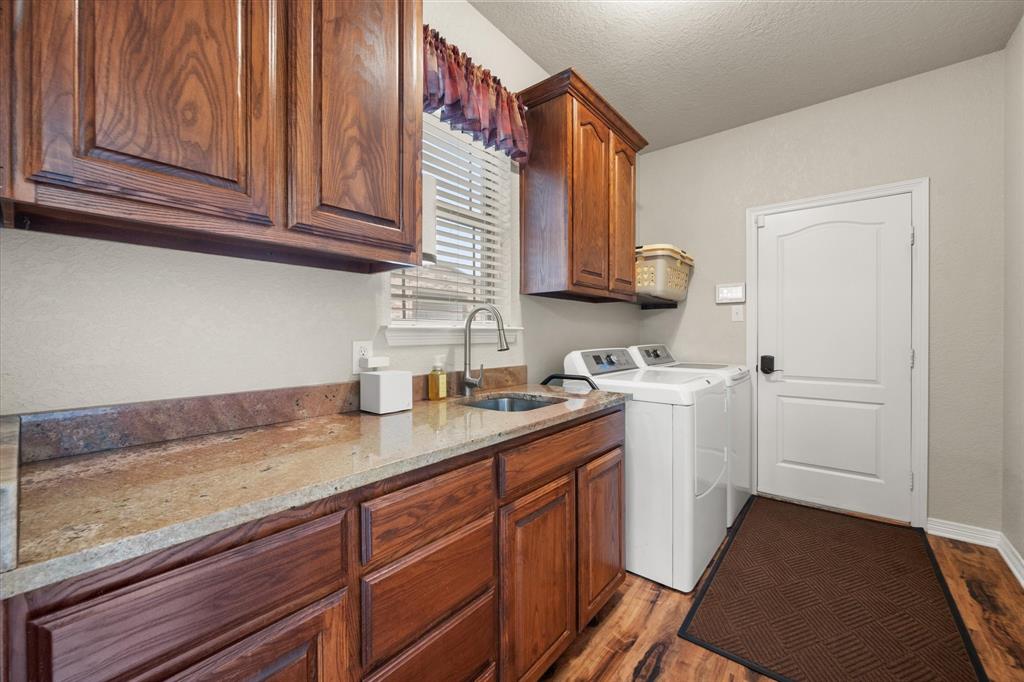 413 Rugged Drive Red Oak, TX 75154 - Photo 25 of 39 Fantastic laundry room