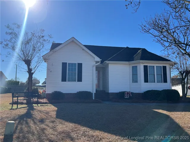 $215,000 | 3613 Woodcliff Drive, Lumberton, NC 28358