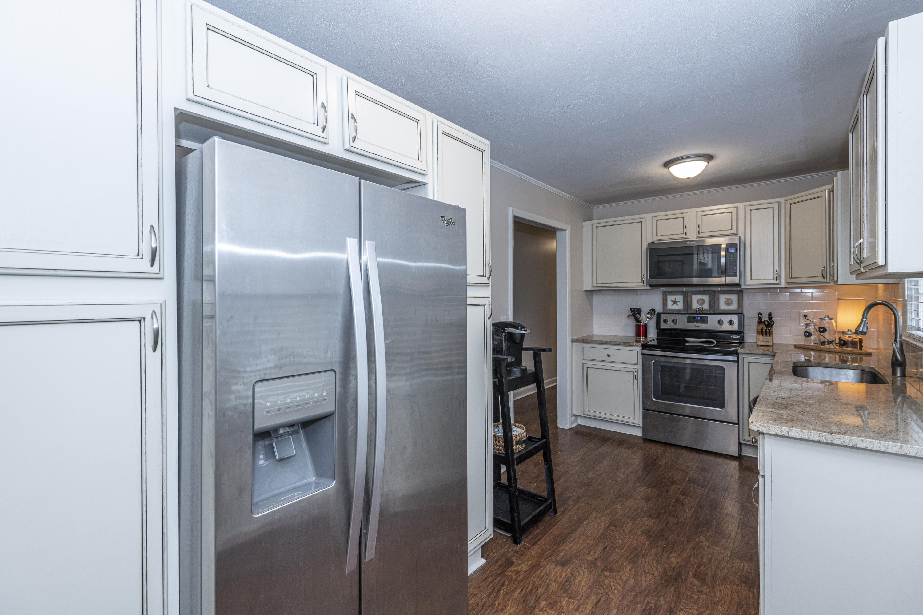 1639 Dogwood Road Charleston, SC 29414 - Photo 22 of 34 21-Kitchen 1