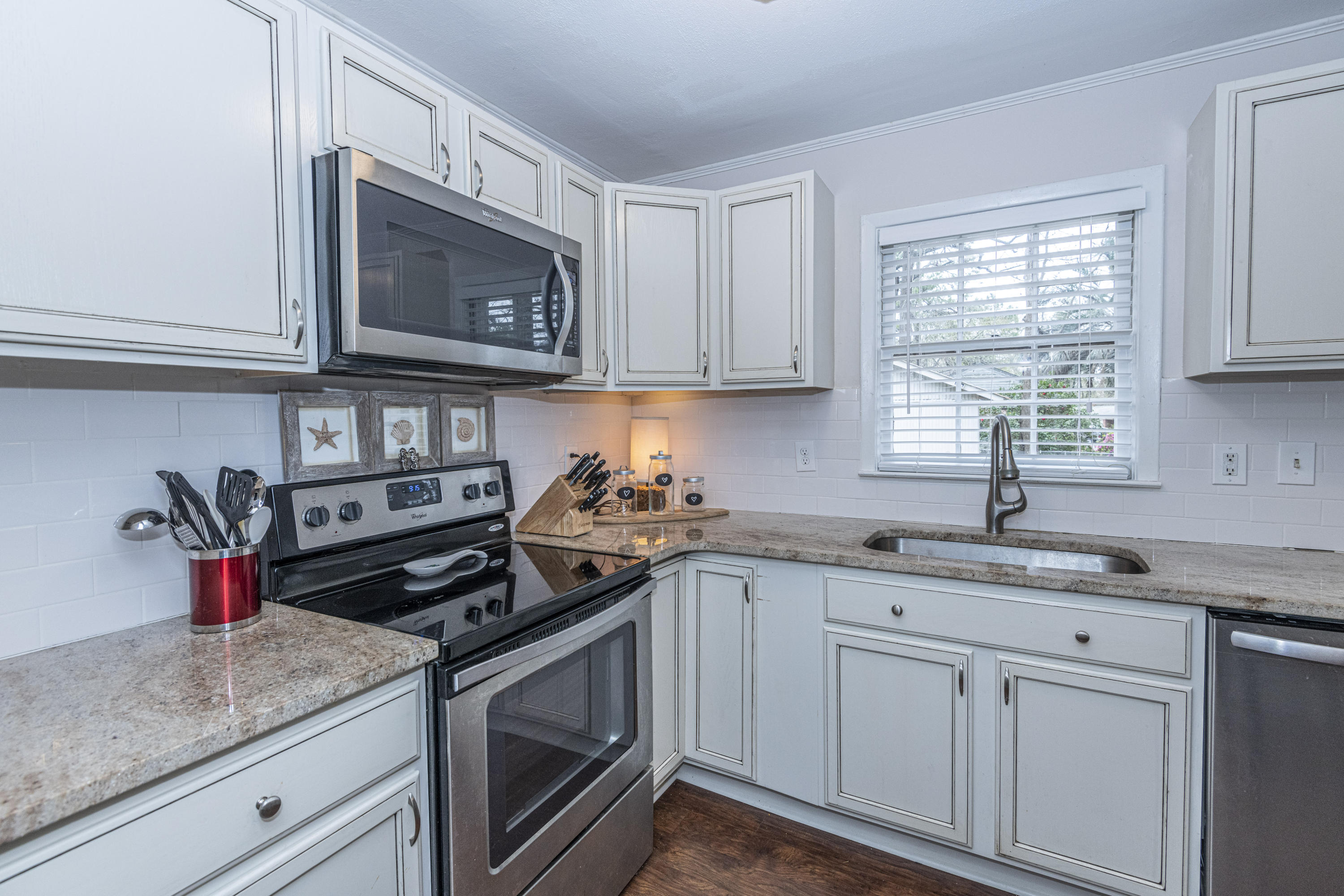 1639 Dogwood Road Charleston, SC 29414 - Photo 23 of 34 23-Kitchen 3