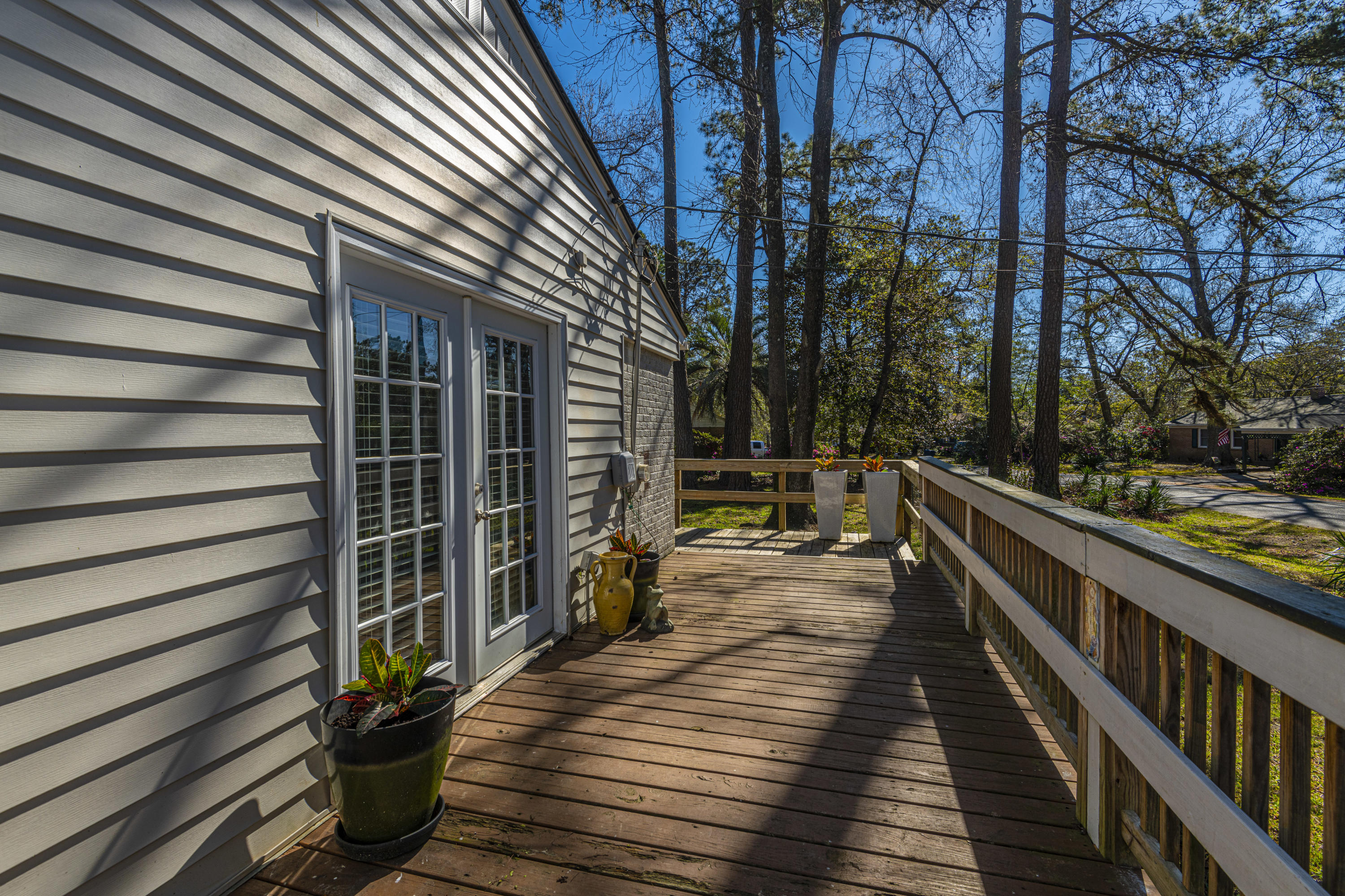 1639 Dogwood Road Charleston, SC 29414 - Photo 28 of 34 Side Deck (3002)