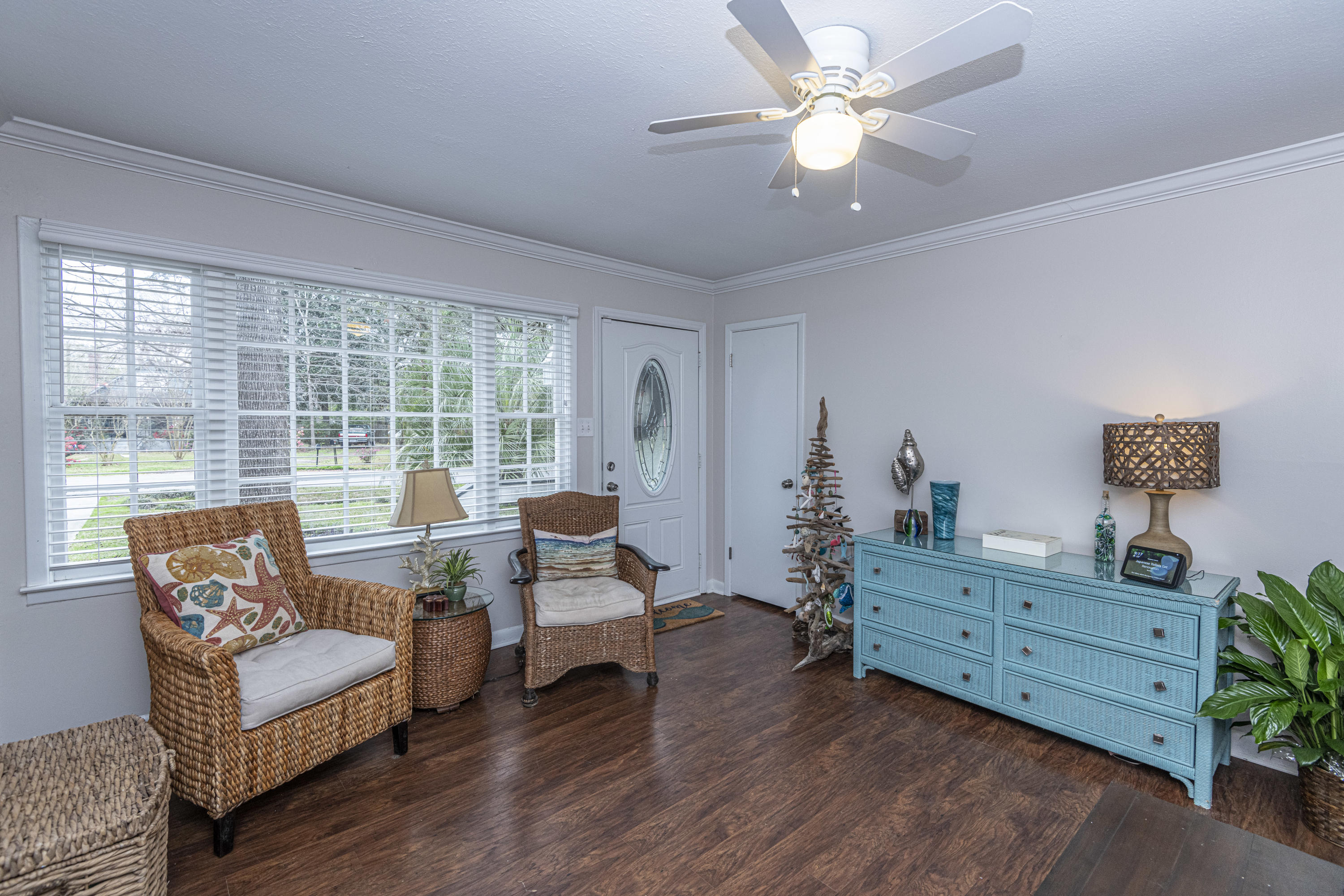 1639 Dogwood Road Charleston, SC 29414 - Photo 5 of 34 6-Front Room