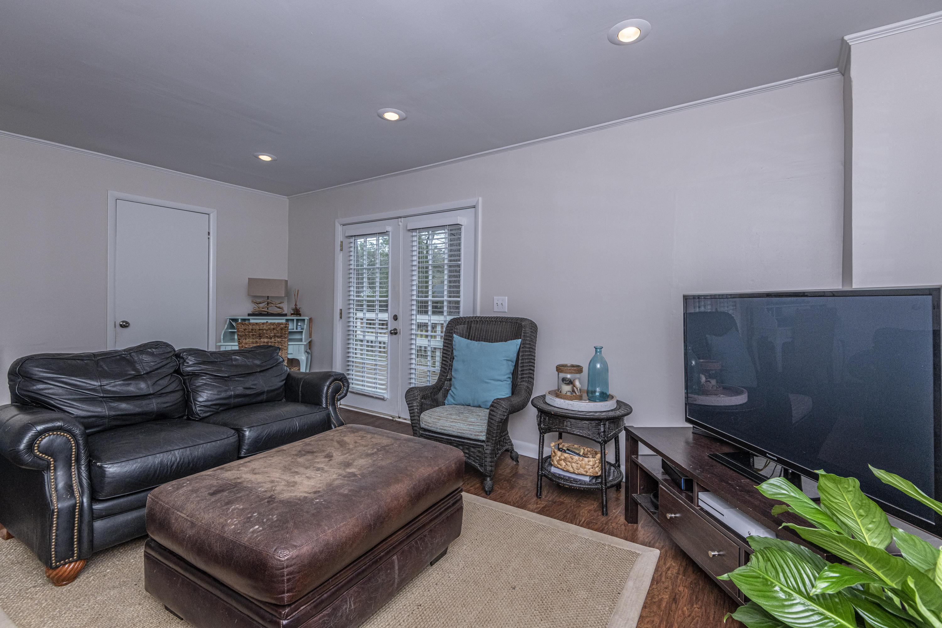 1639 Dogwood Road Charleston, SC 29414 - Photo 8 of 34 9-Living