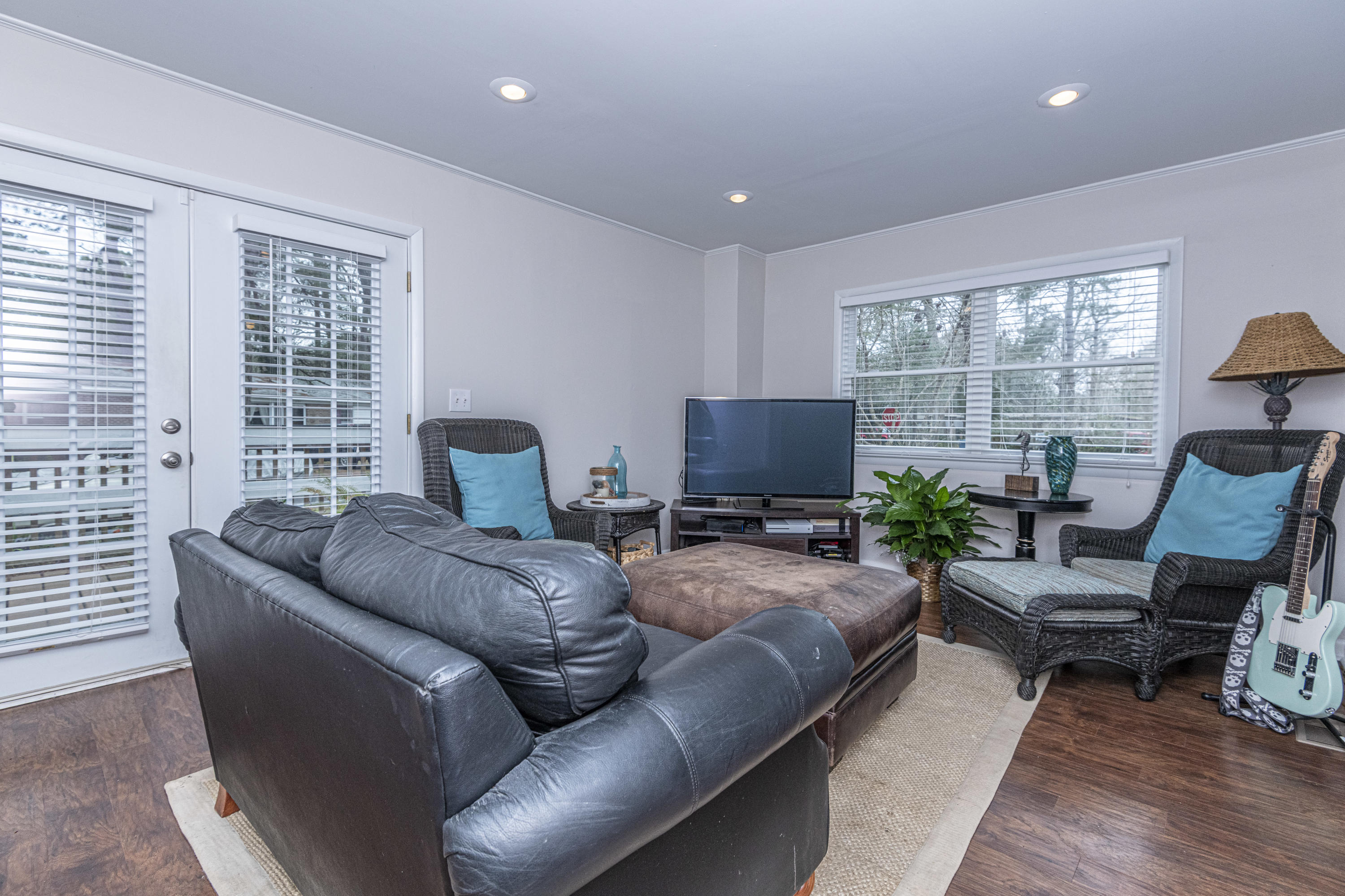 1639 Dogwood Road Charleston, SC 29414 - Photo 9 of 34 10-Living