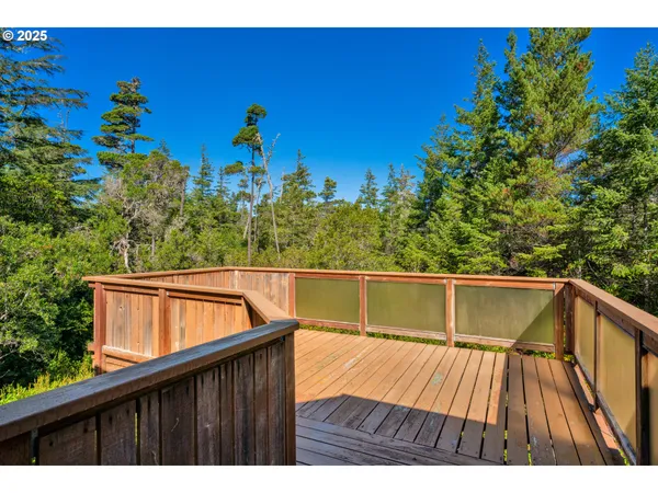 $585,000 | 5603 Friendly Acres Road, Florence, OR 97439