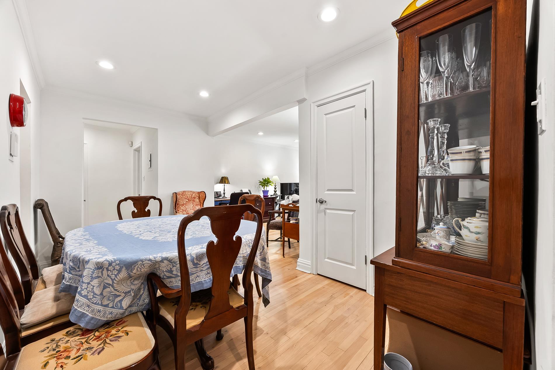 9801 Shore Road, Unit 1J Brooklyn, NY 11209 - Photo 5 of 20 Dining Bay/Foyer