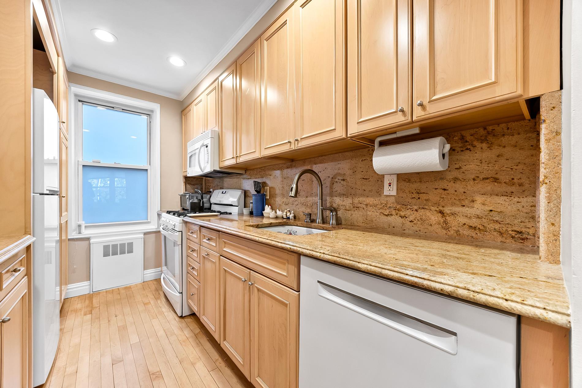 9801 Shore Road, Unit 1J Brooklyn, NY 11209 - Photo 7 of 20 Kitchen