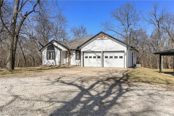 $625,000 | 19750 Stranger Road, Leavenworth, KS 66048