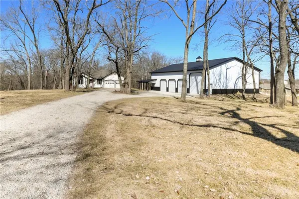$625,000 | 19750 Stranger Road, Leavenworth, KS 66048