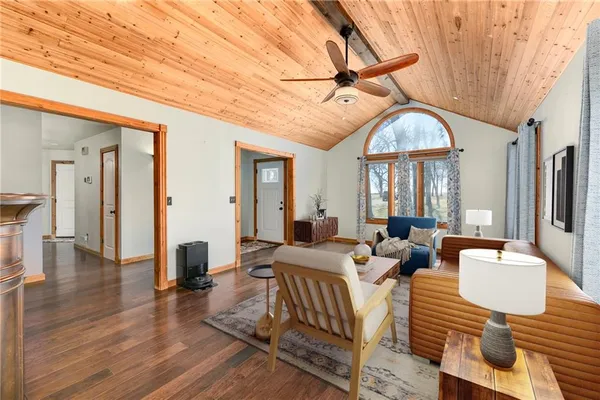 $625,000 | 19750 Stranger Road, Leavenworth, KS 66048