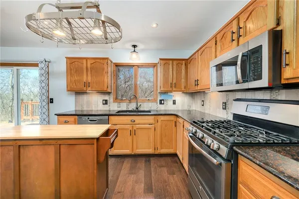 $625,000 | 19750 Stranger Road, Leavenworth, KS 66048