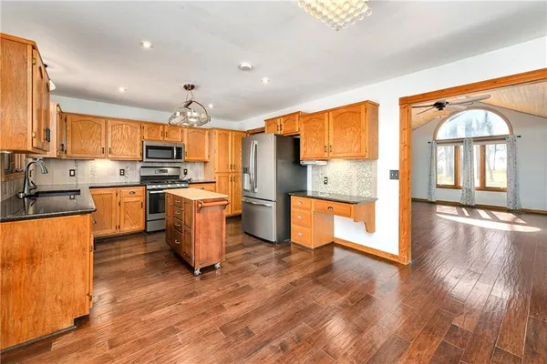 $625,000 | 19750 Stranger Road, Leavenworth, KS 66048