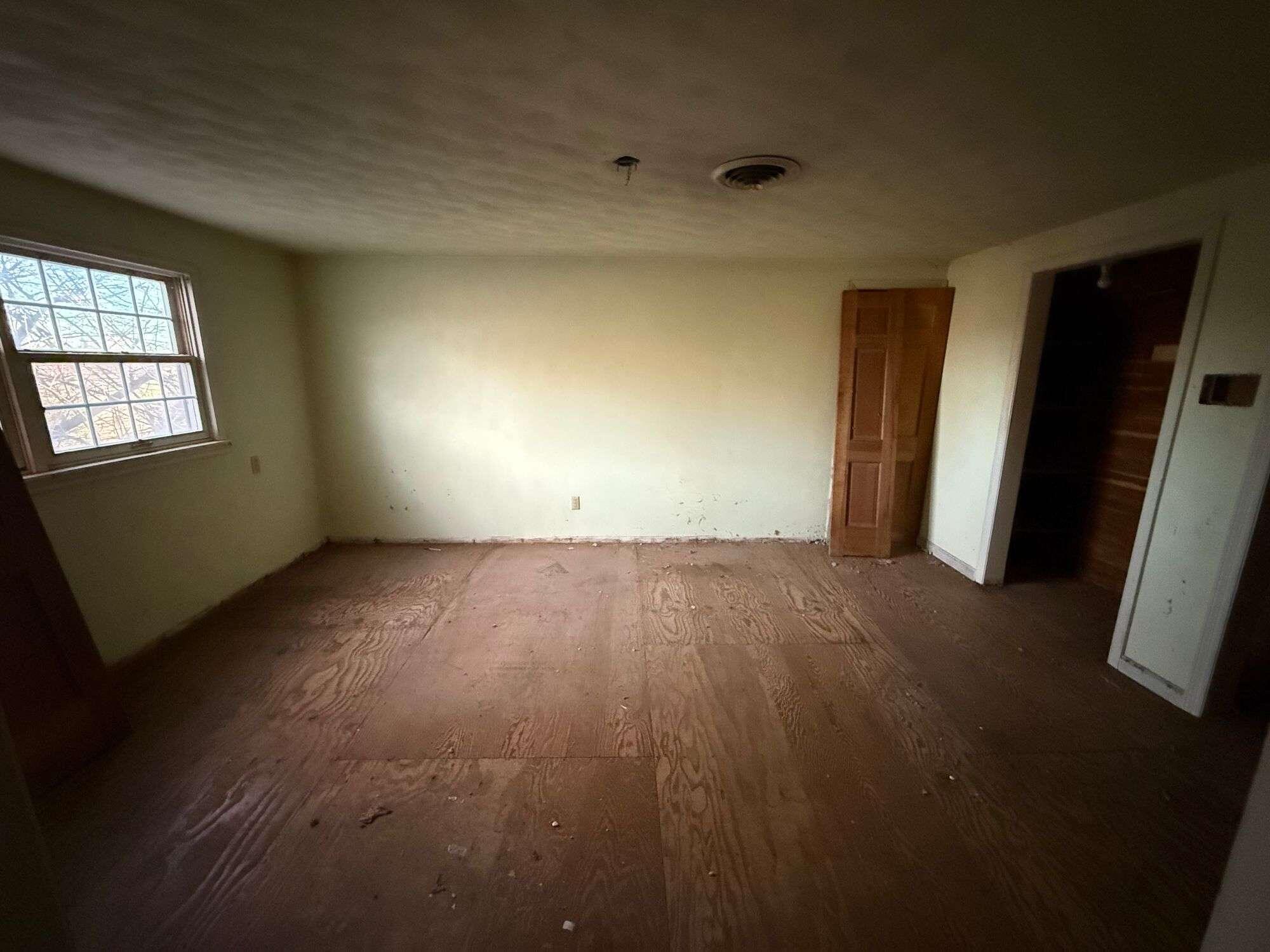10021 Clay Street Crown Point, IN 46307 - Photo 26 of 30 an empty room with windows