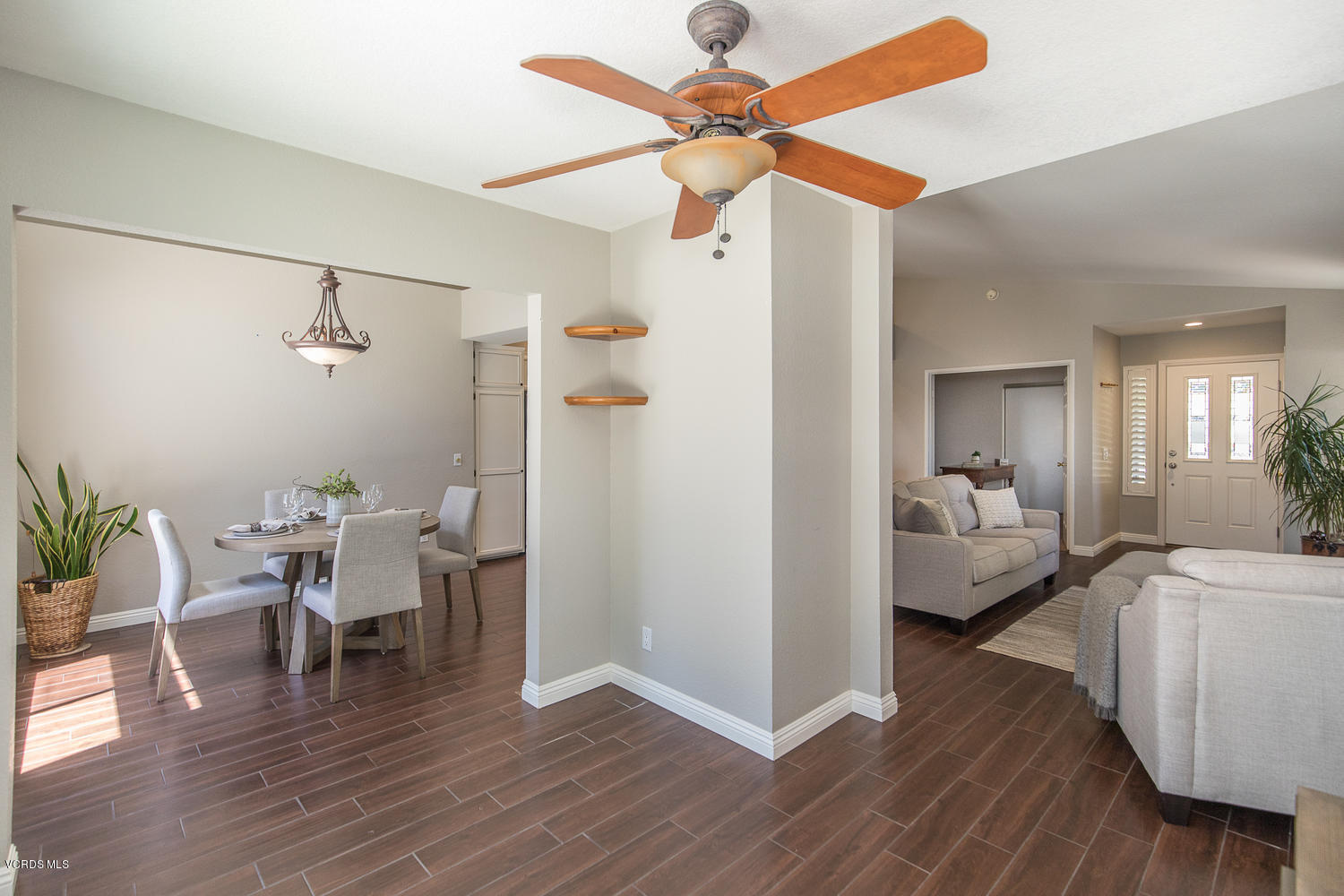 15334 Rains Court Moorpark, CA 93021 - Photo 15 of 37 15334 Rains Ct Moorpark CA-large-015-017