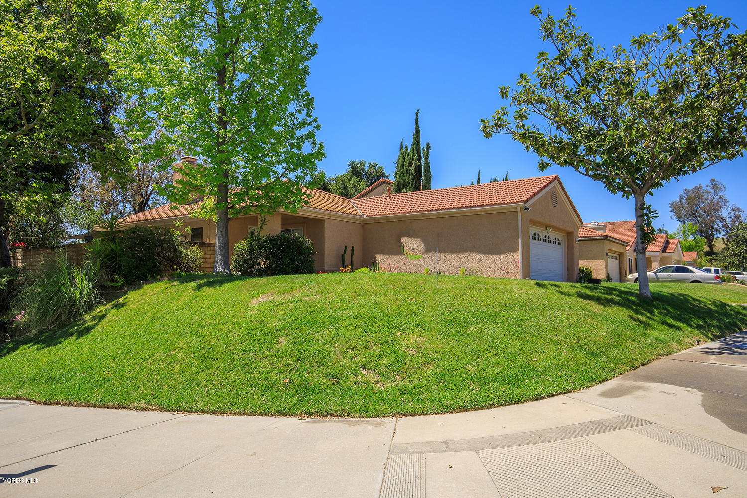 15334 Rains Court Moorpark, CA 93021 - Photo 3 of 37 15334 Rains Ct Moorpark CA-large-003-011