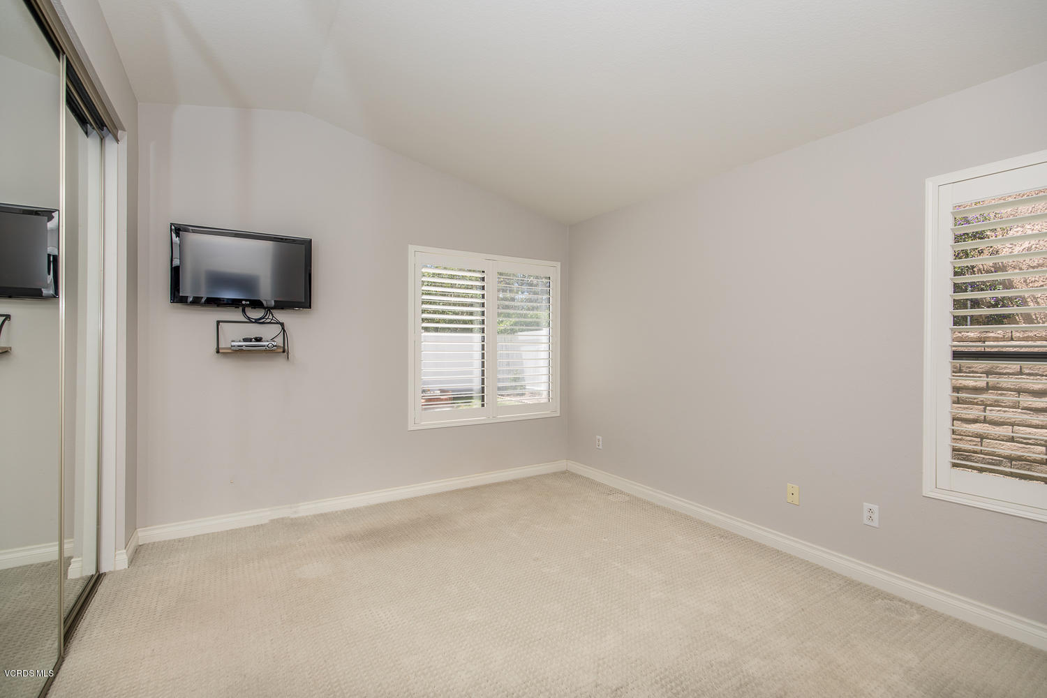 15334 Rains Court Moorpark, CA 93021 - Photo 24 of 37 15334 Rains Ct Moorpark CA-large-024-026