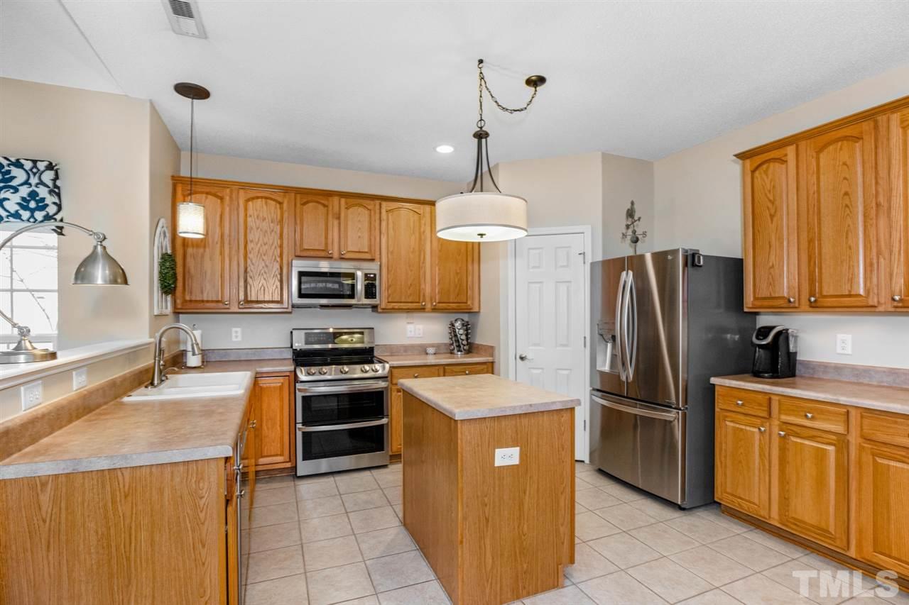 808 Stackhurst Way Wake Forest, NC 27587 - Photo 6 of 30 Gallery Image 6