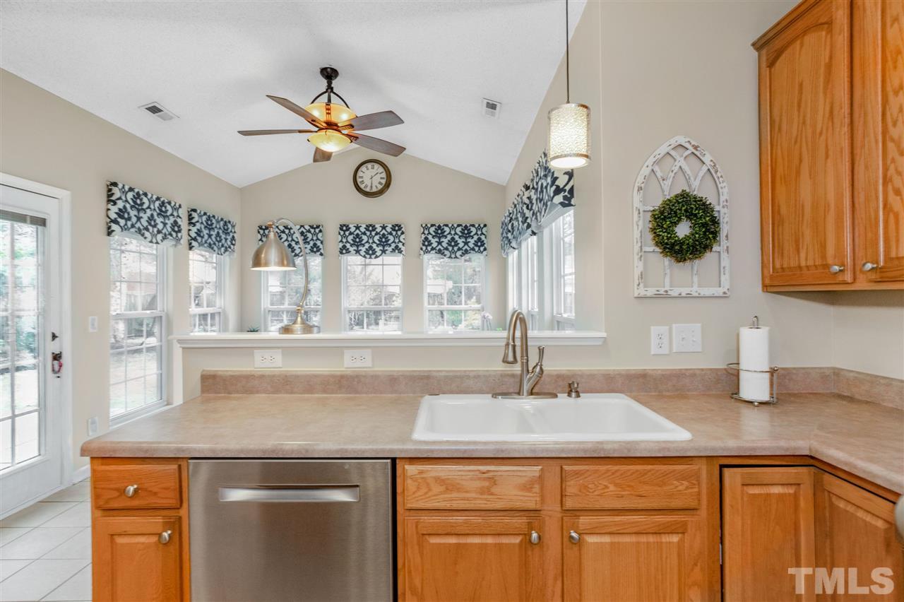 808 Stackhurst Way Wake Forest, NC 27587 - Photo 7 of 30 Gallery Image 7
