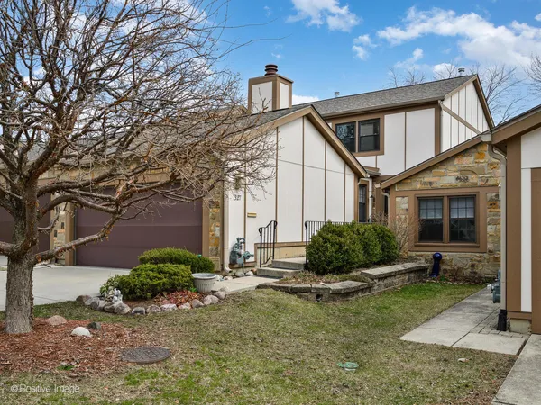 $485,000 | 1327 Shagbark Lane, Wheaton, IL 60187